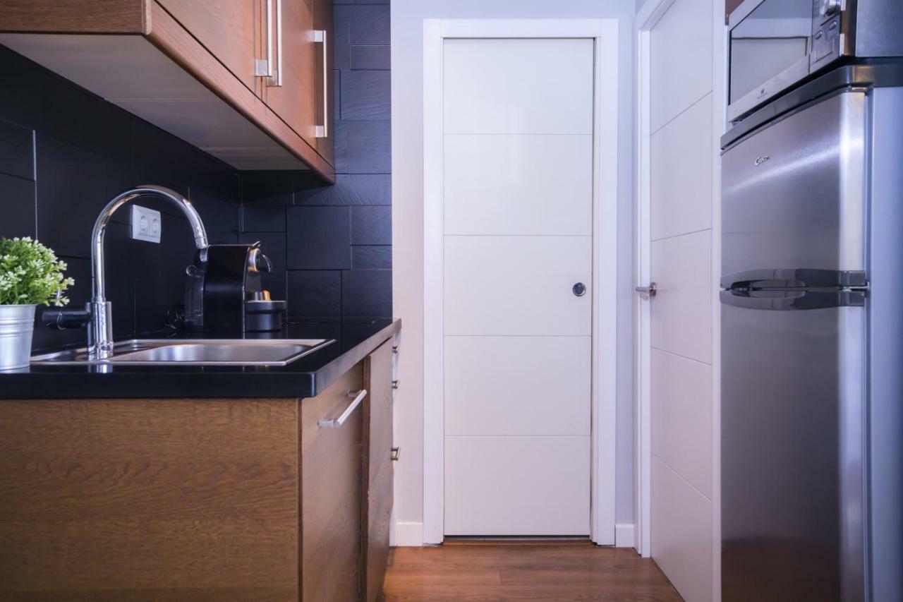 Malagueta Cool Beach Apartment Малага Экстерьер фото