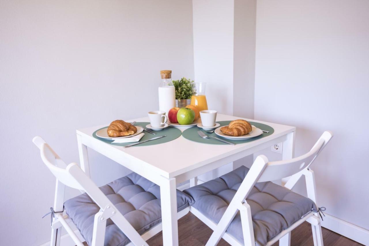 Malagueta Cool Beach Apartment Малага Экстерьер фото